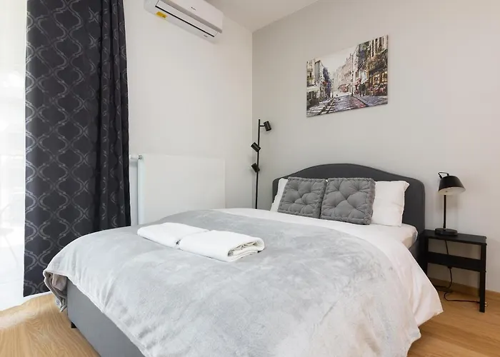 Apartments Nearto Main Railway Station